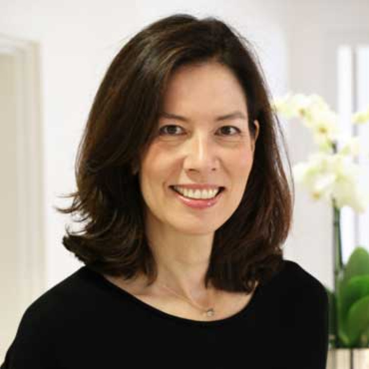 Fachärztin für die Plastische Chirurgie Frau Dr. Caroline Kim aus München